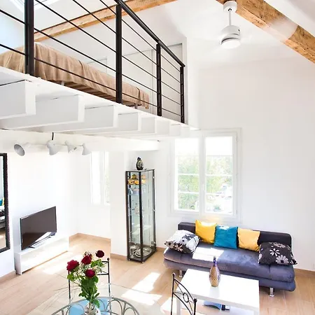 Le Belvedere Du Vieux Port Plages Centre Et Gare A Pied Saint-Raphael (Var)