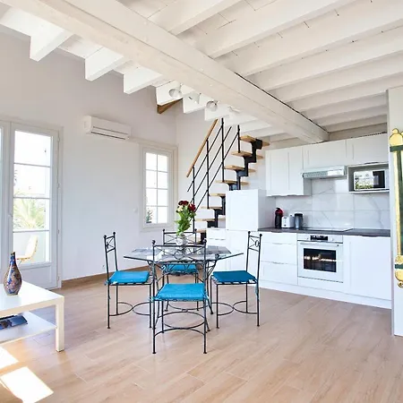 Le Belvedere Du Vieux Port Plages Centre Et Gare A Pied * Saint-Raphael (Var)